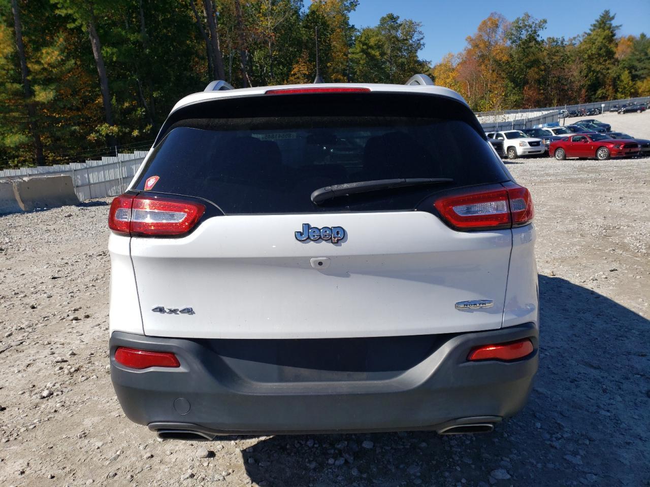 2017 Jeep Cherokee Latitude - Image 6