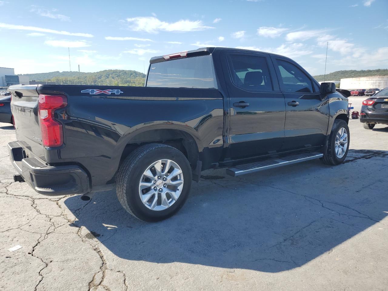2024 Chevrolet Silverado K1500 Custom - Фото 3