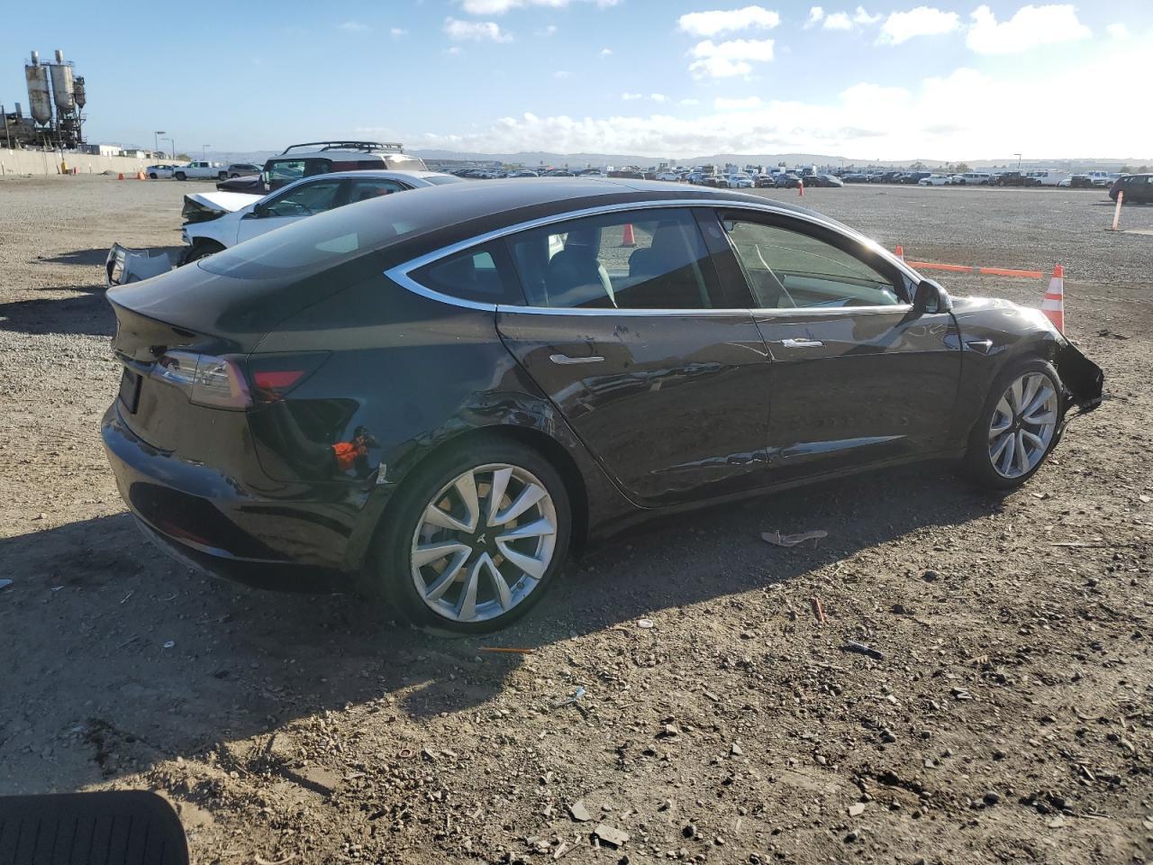 2020 Tesla Model 3 - Фото 3