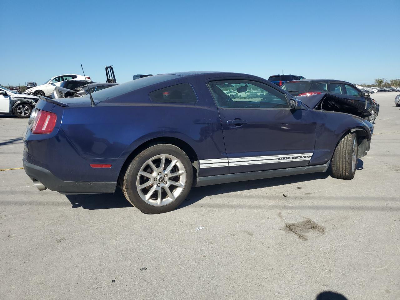 2011 Ford Mustang - Image 3