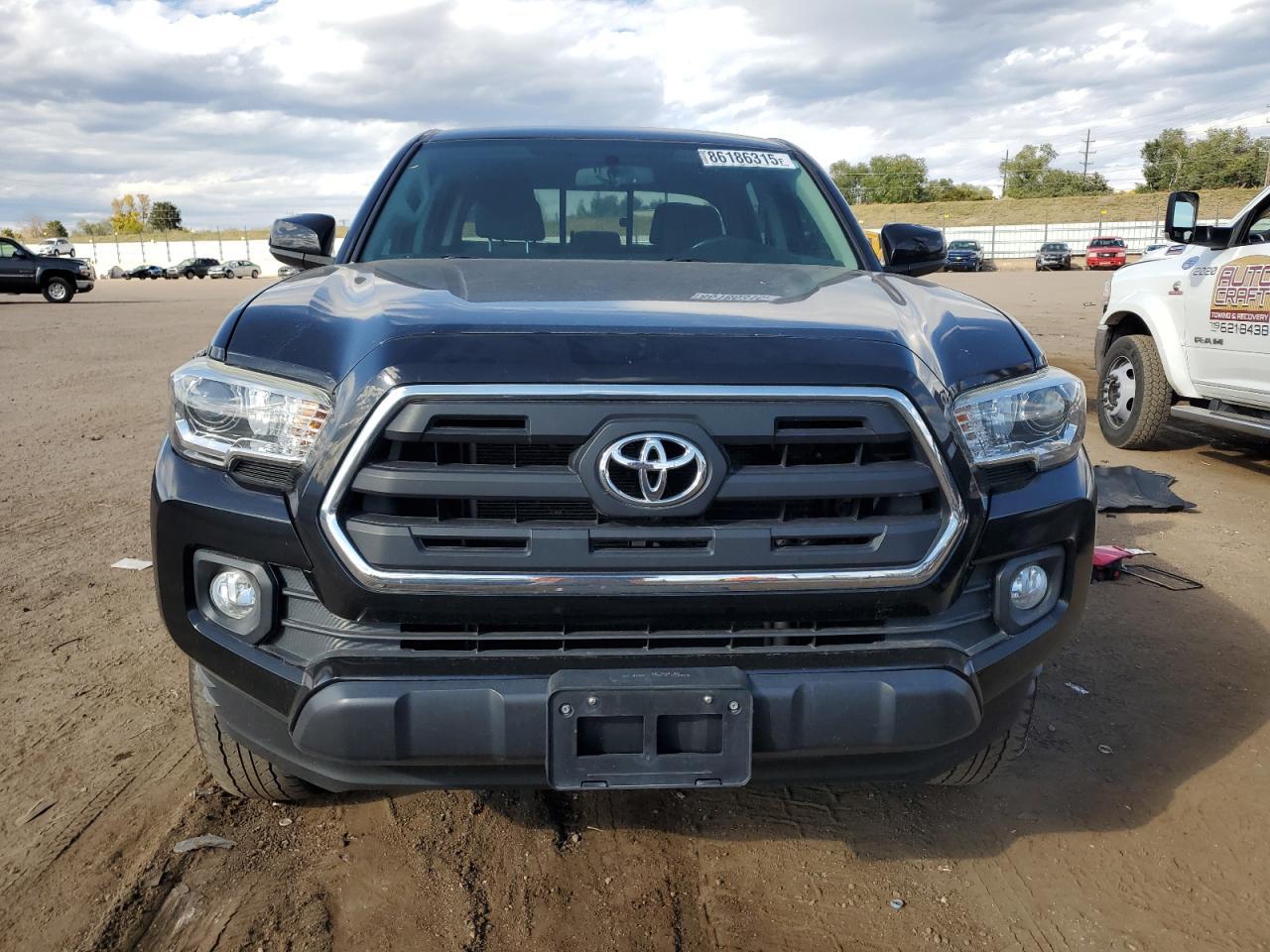 2017 Toyota Tacoma Double Cab - Фото 5