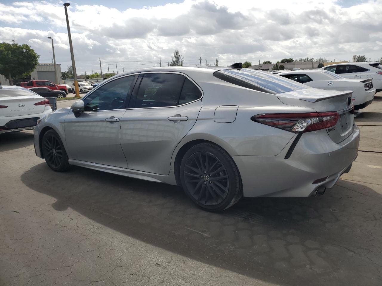 2022 Toyota Camry Xse - Фото 2
