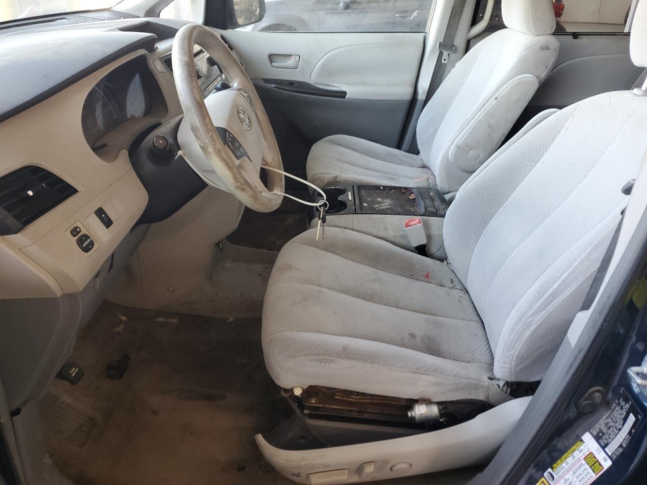 2011 Toyota Sienna Le - Image 7