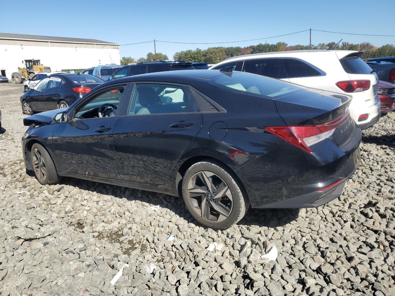 2023 Hyundai Elantra Sel - Image 2
