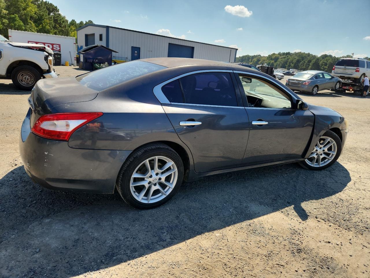 2009 Nissan Maxima S - Image 3