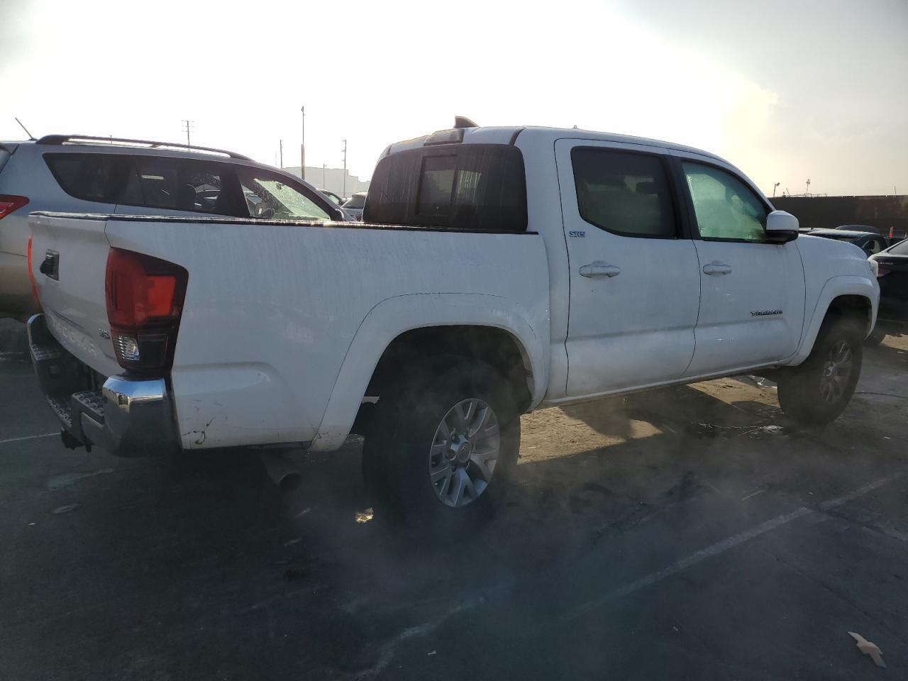 2018 Toyota Tacoma Double Cab - Image 3