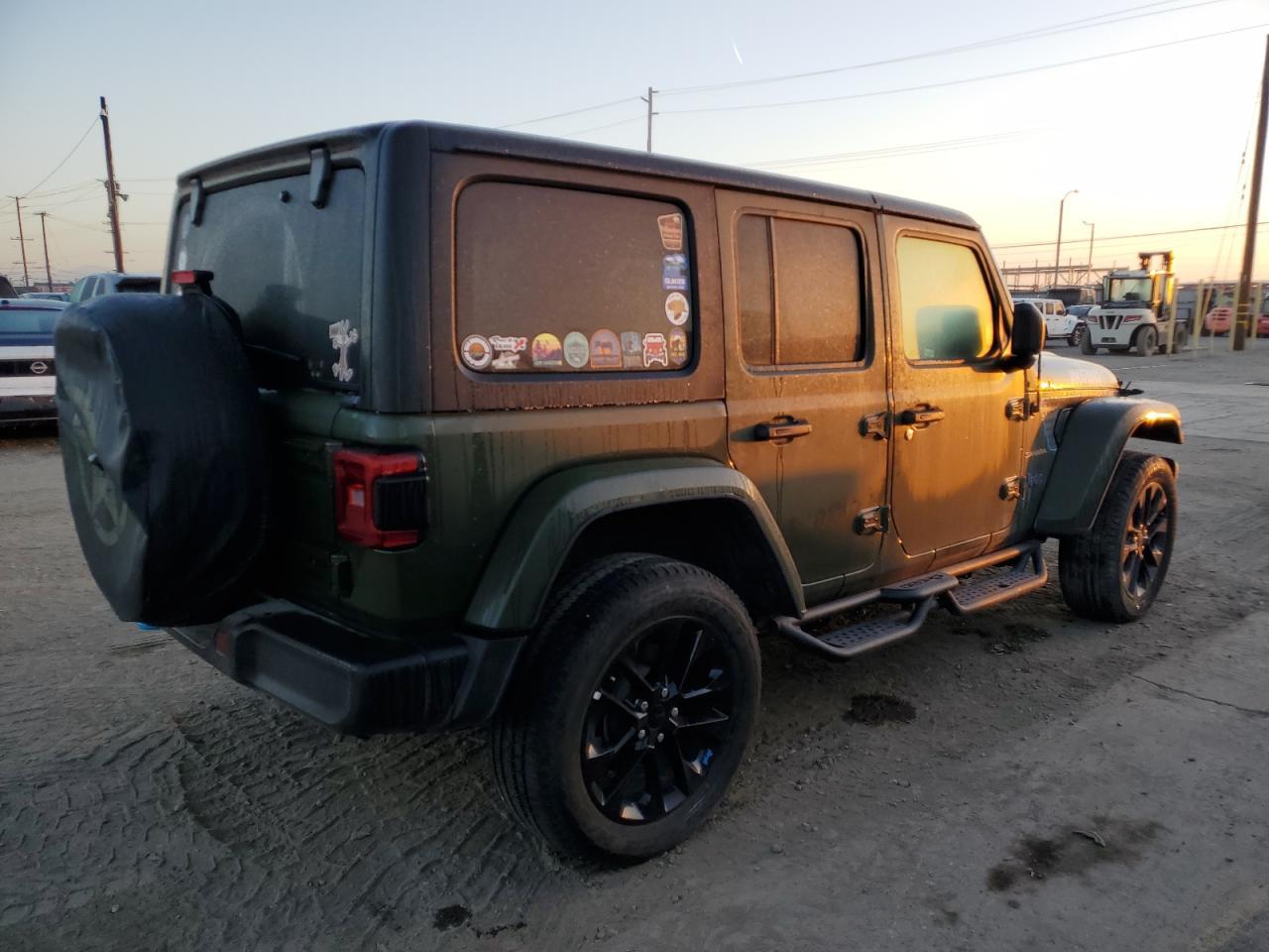 2023 Jeep Wrangler Sahara 4Xe - Фото 3