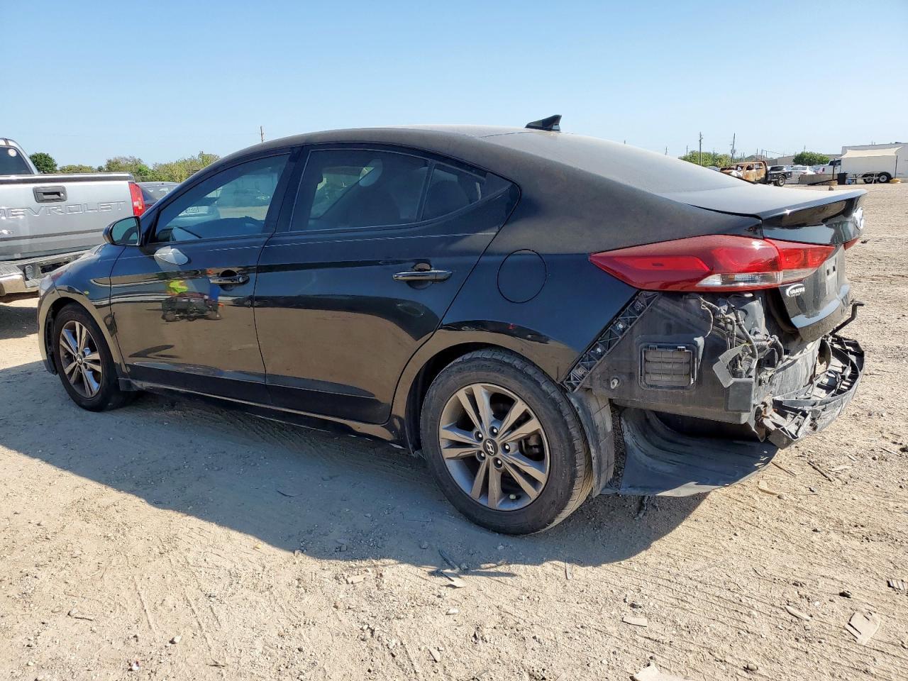 2018 Hyundai Elantra - Фото 2