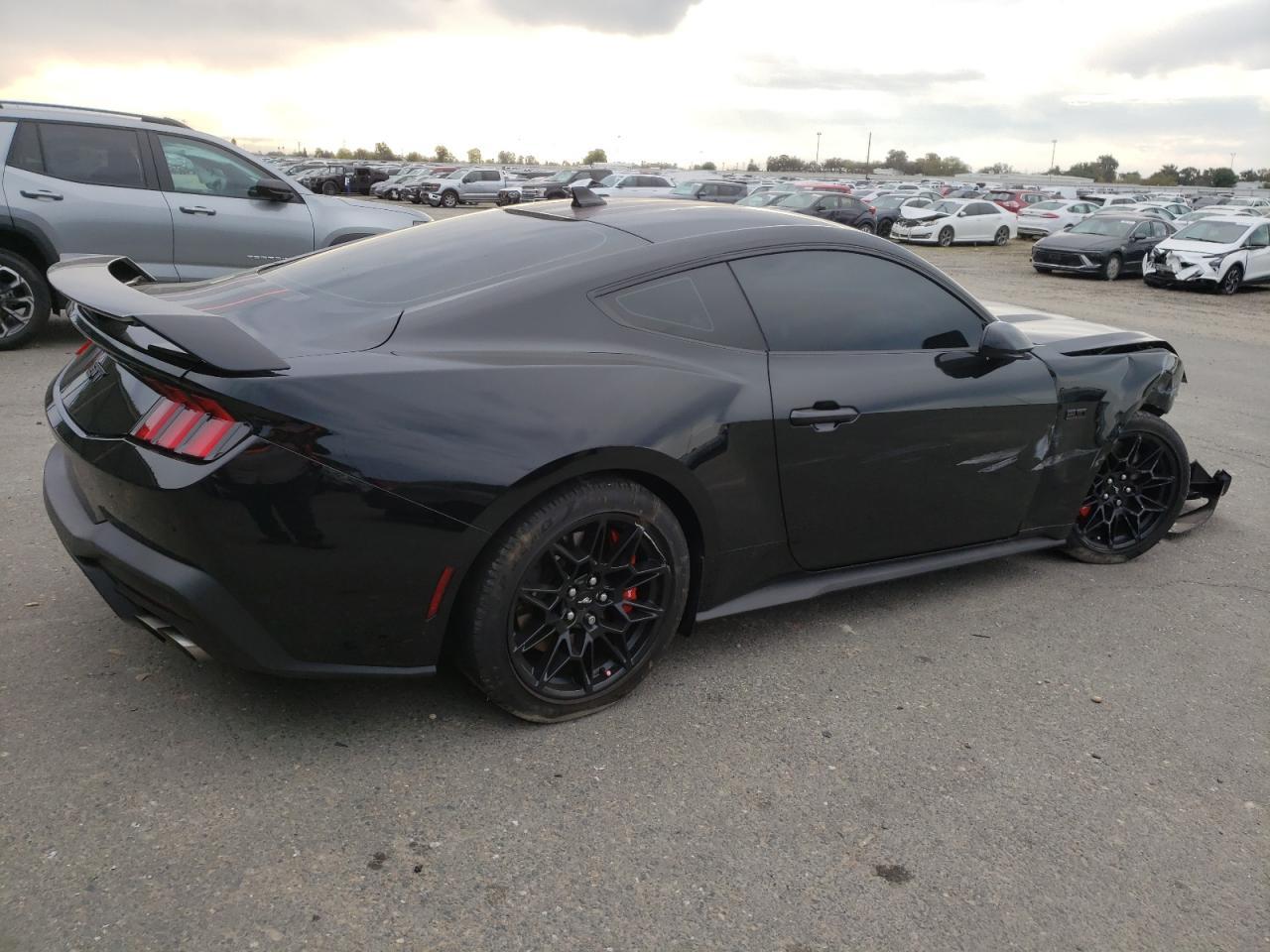 2024 Ford Mustang Gt - Image 3