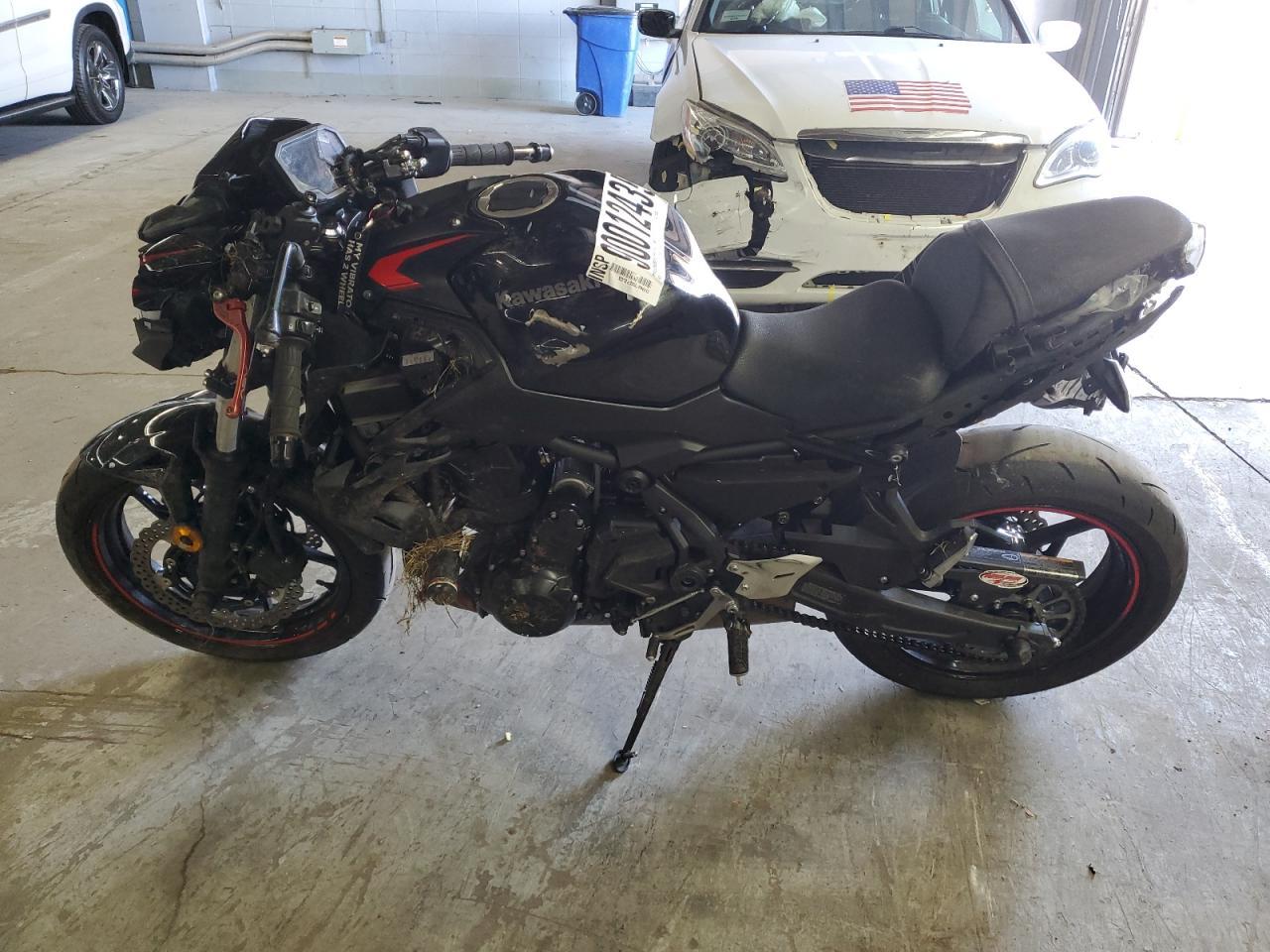 2023 Kawasaki Er650 P - Фото 3