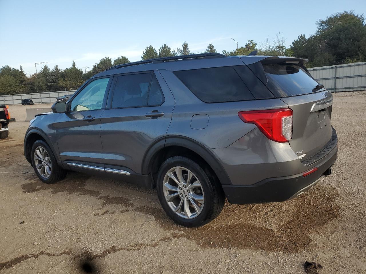 2022 Ford Explorer Xlt - Фото 2
