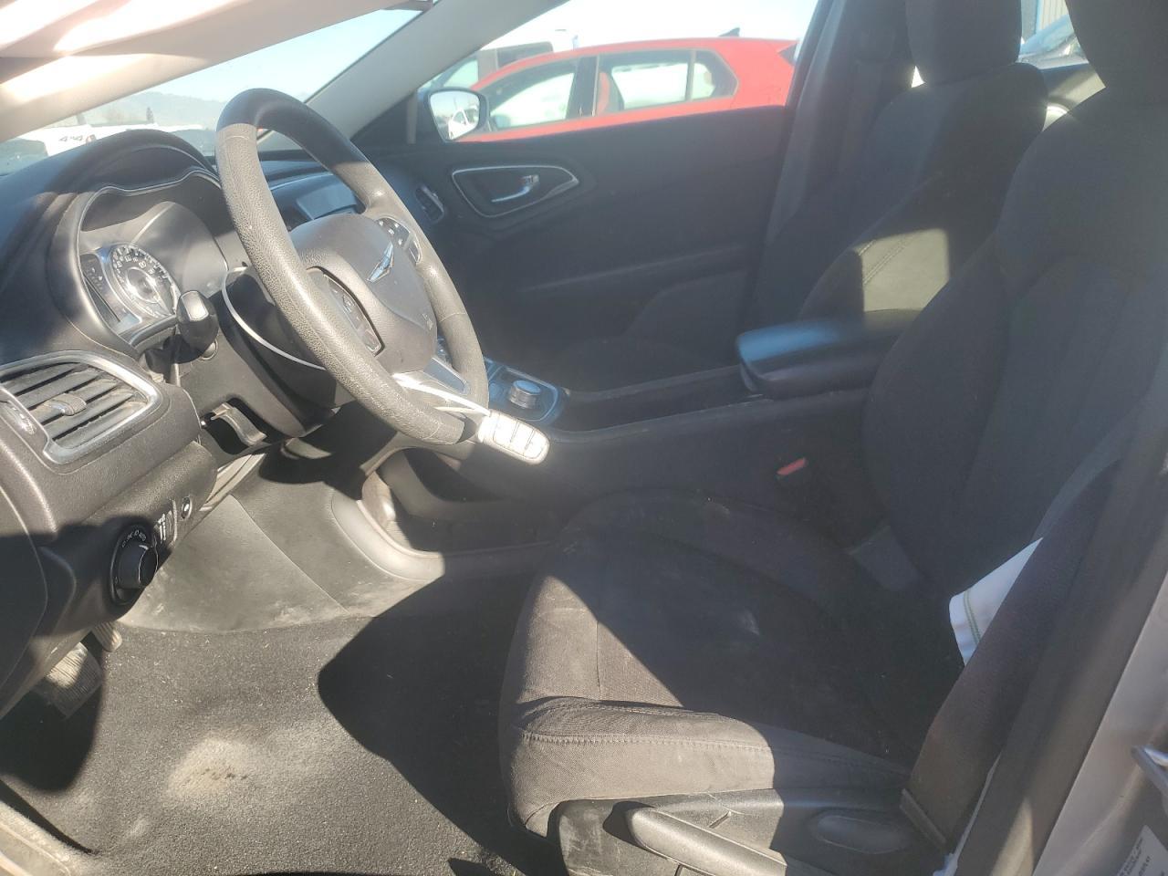 2015 Chrysler 200 Limited - Image 7