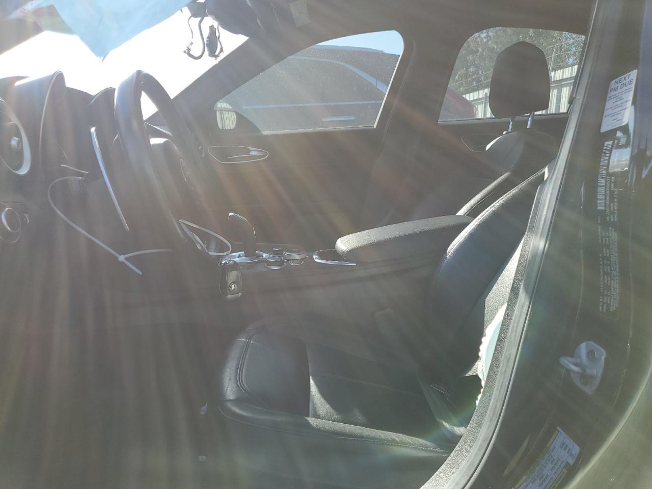 2022 Alfa Romeo Giulia - Image 7
