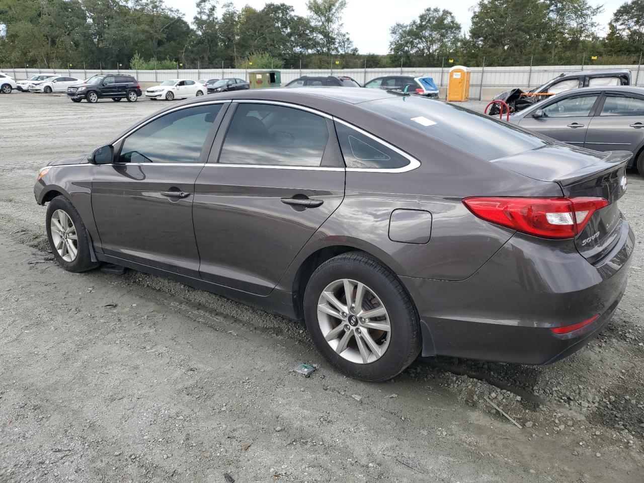 2017 Hyundai Sonata Se - Image 2