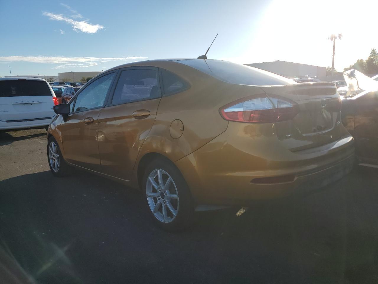 2016 Ford Fiesta Se - Image 2