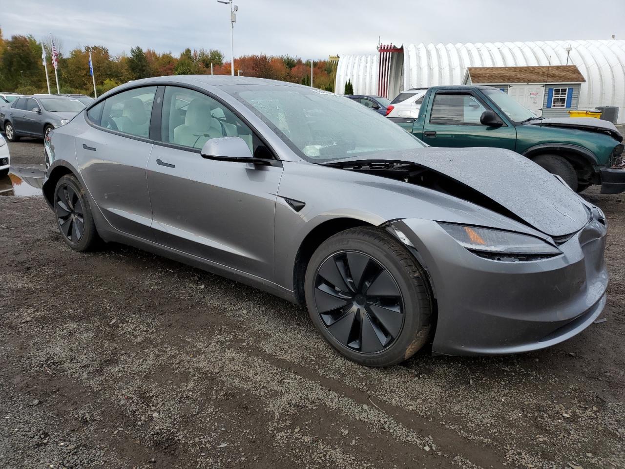 2025 Tesla Model 3 - Фото 4