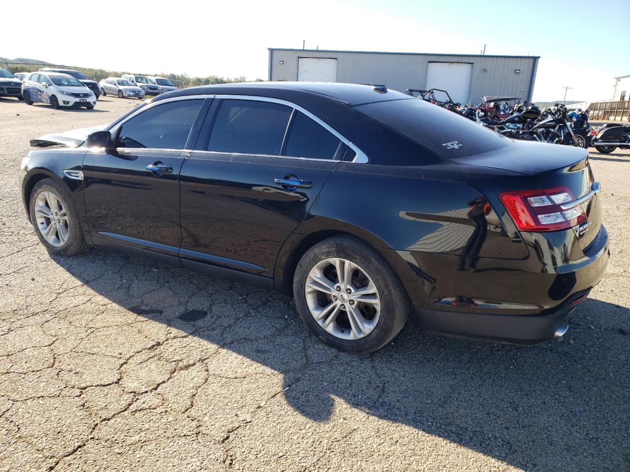 2019 Ford Taurus Sel - Фото 2