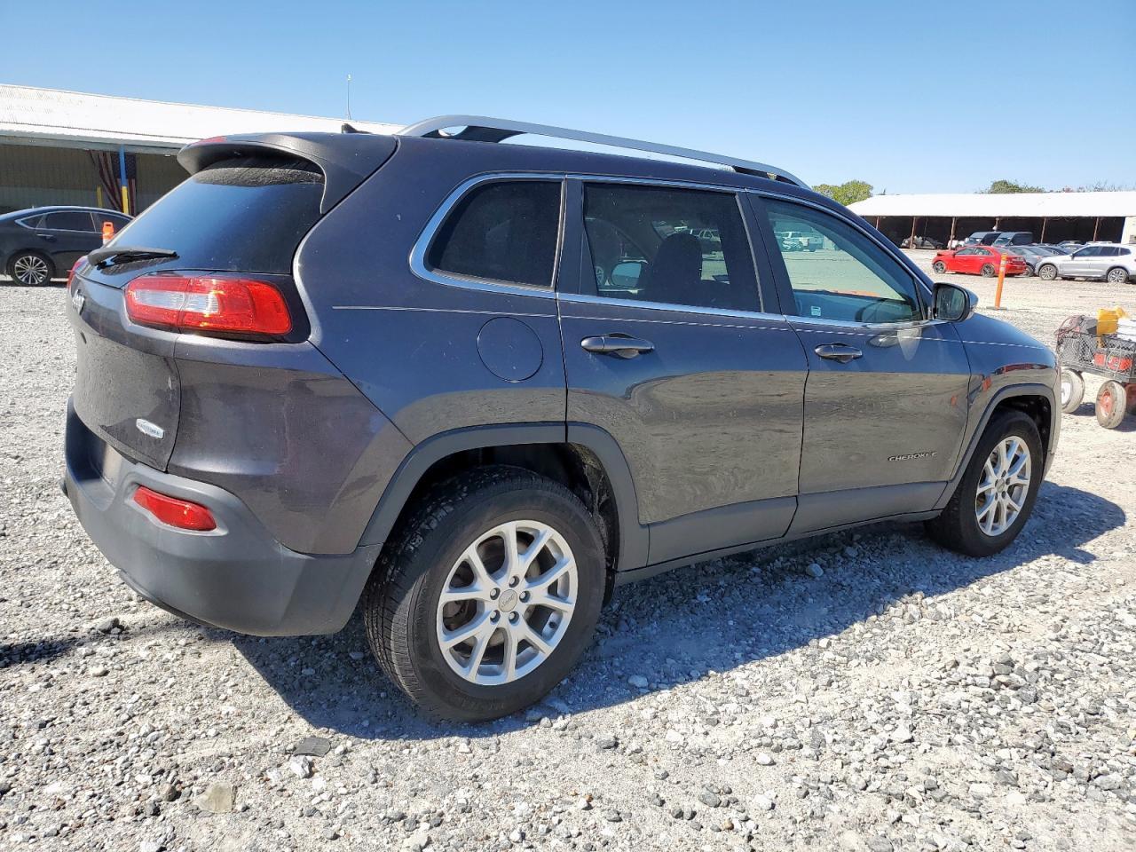 2015 Jeep Cherokee Latitude - Фото 3