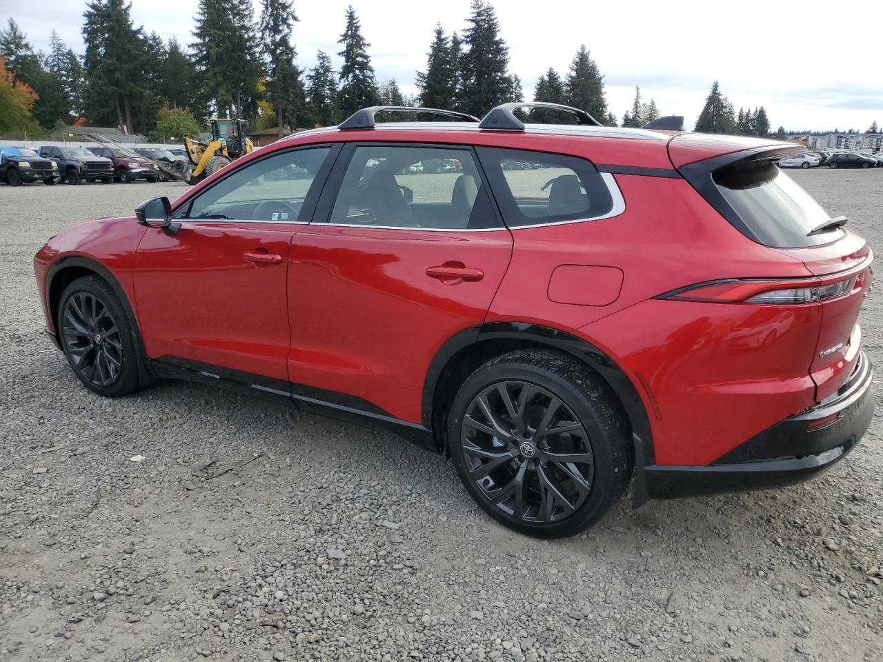 2025 Toyota Crown Signia Xle - Image 2