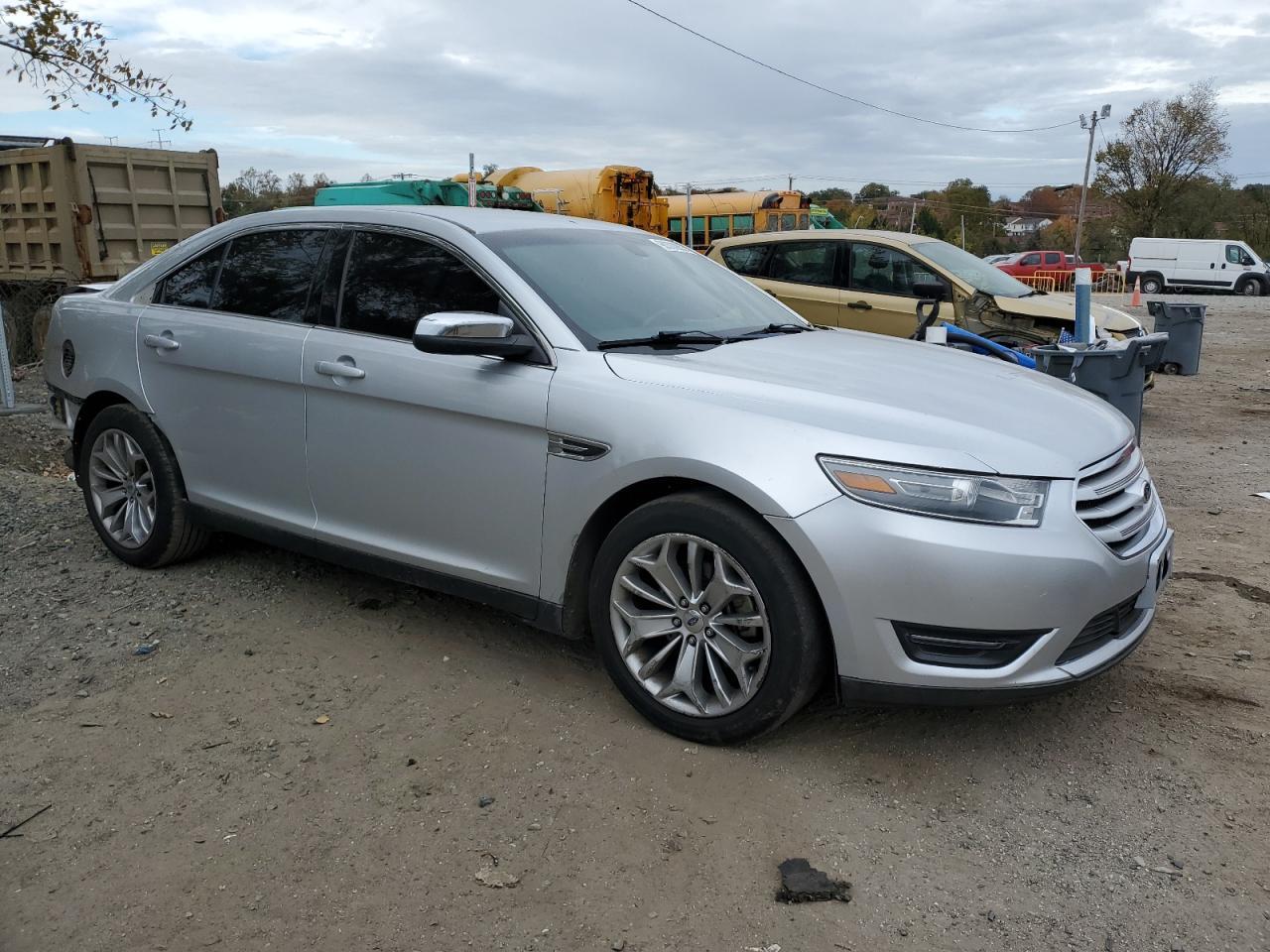 2013 Ford Taurus Limited - Image 4