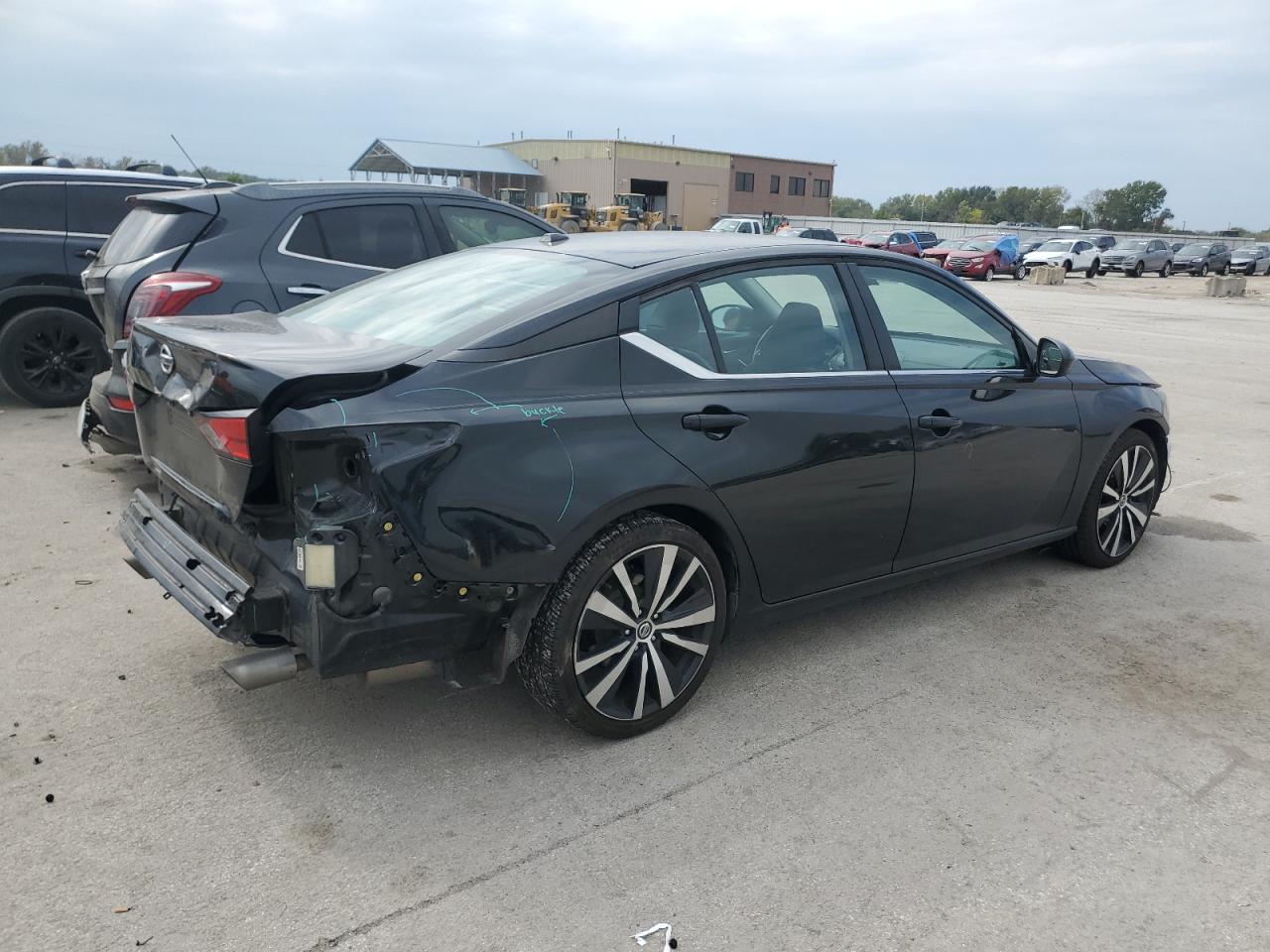 2020 Nissan Altima Sr - Фото 3