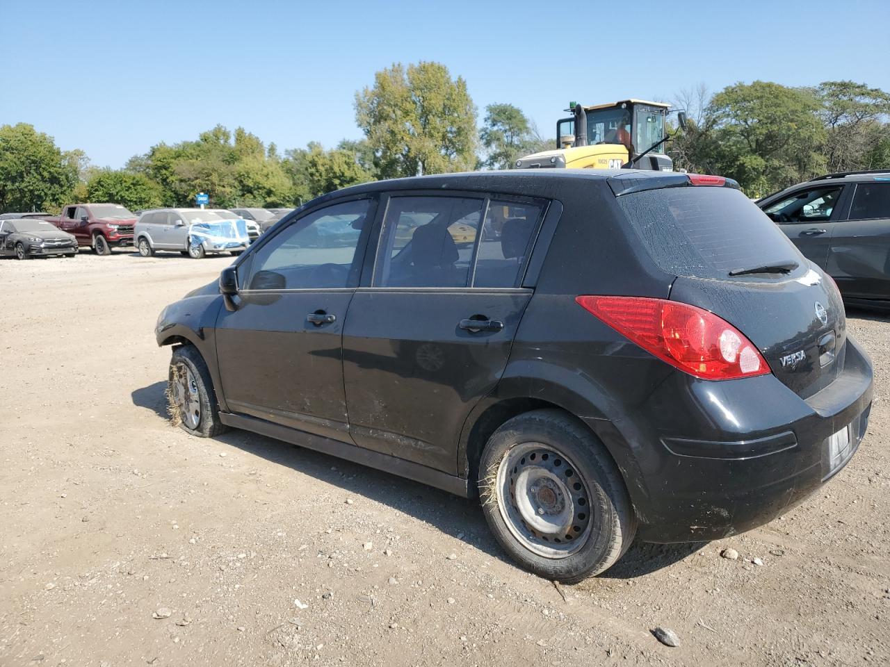 2011 Nissan Versa S - Image 2