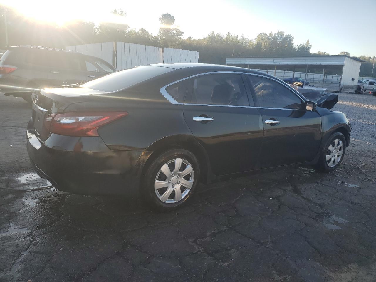 2018 Nissan Altima 2.5 - Фото 3