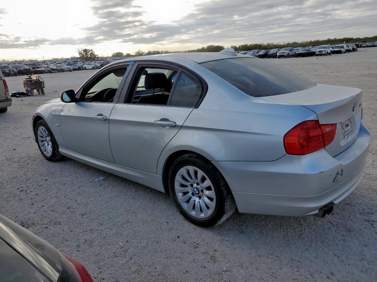 2009 BMW 328 I - Фото 2