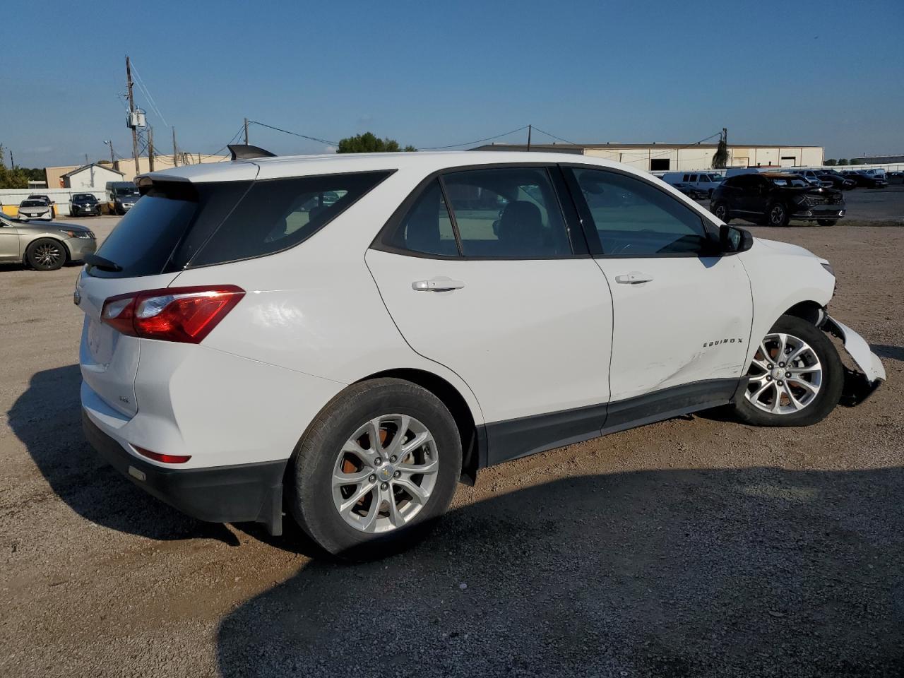 2019 Chevrolet Equinox Ls - Image 3