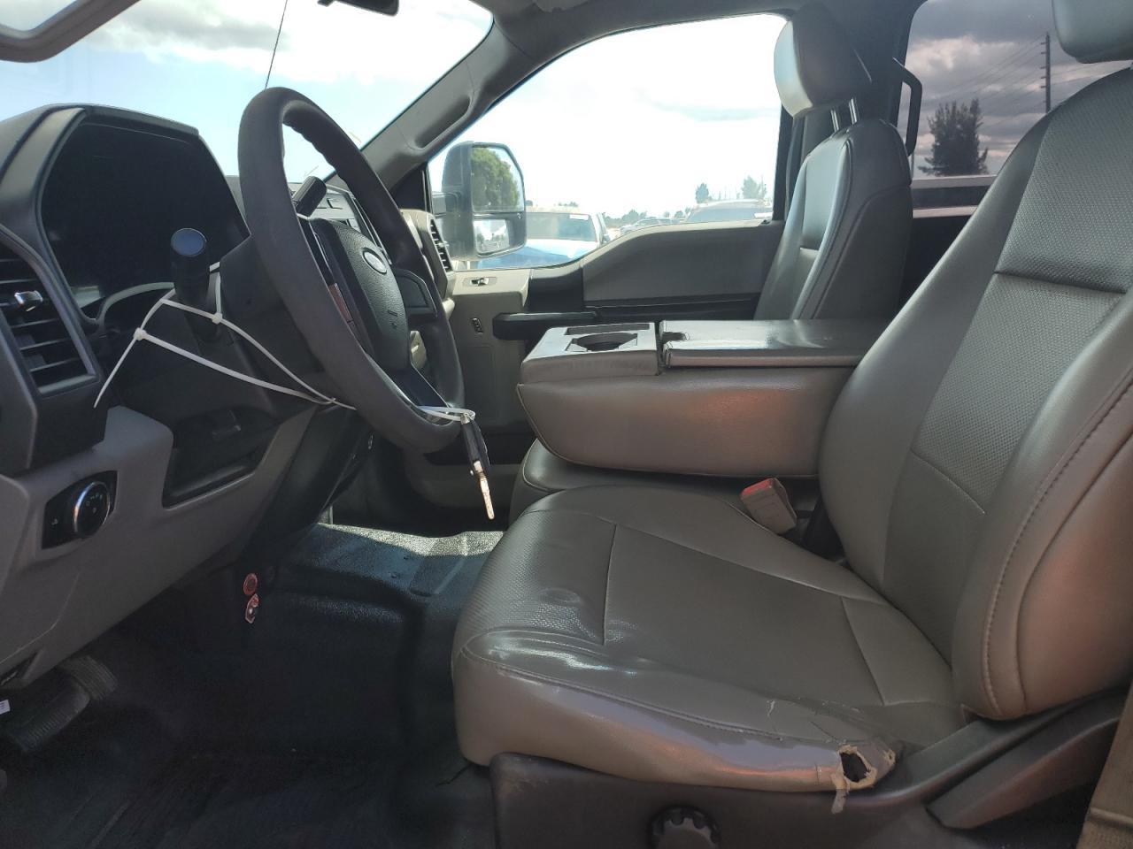 2017 Ford F350 Super Duty - Image 7