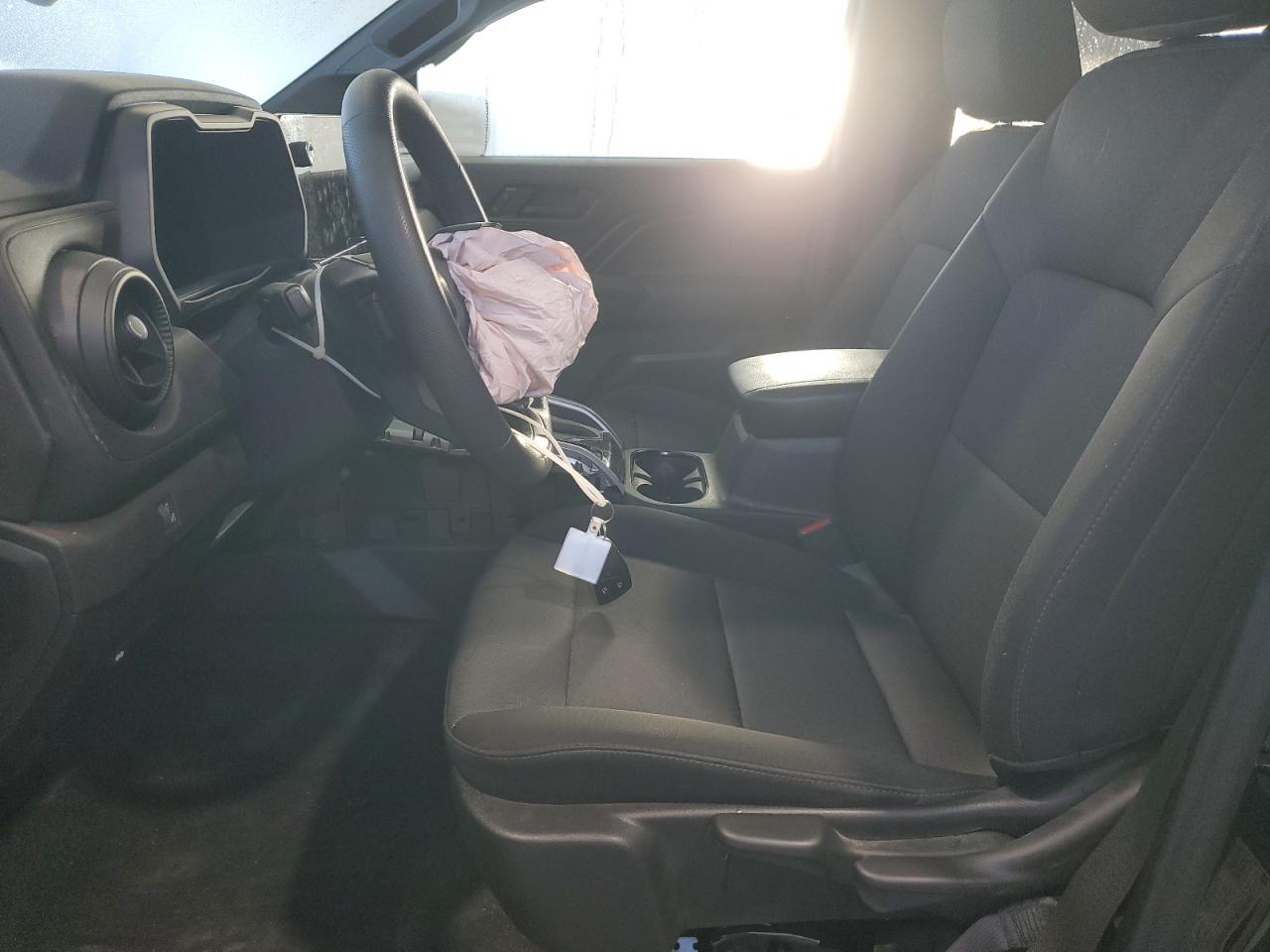 2025 Chevrolet Colorado - Image 7