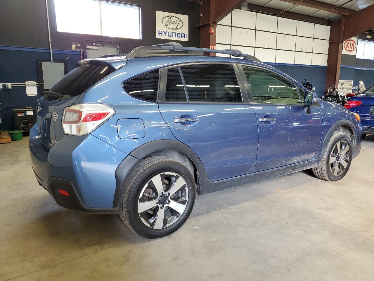 2014 Subaru Xv Crosstrek 2.0I Hybrid Touring - Image 3