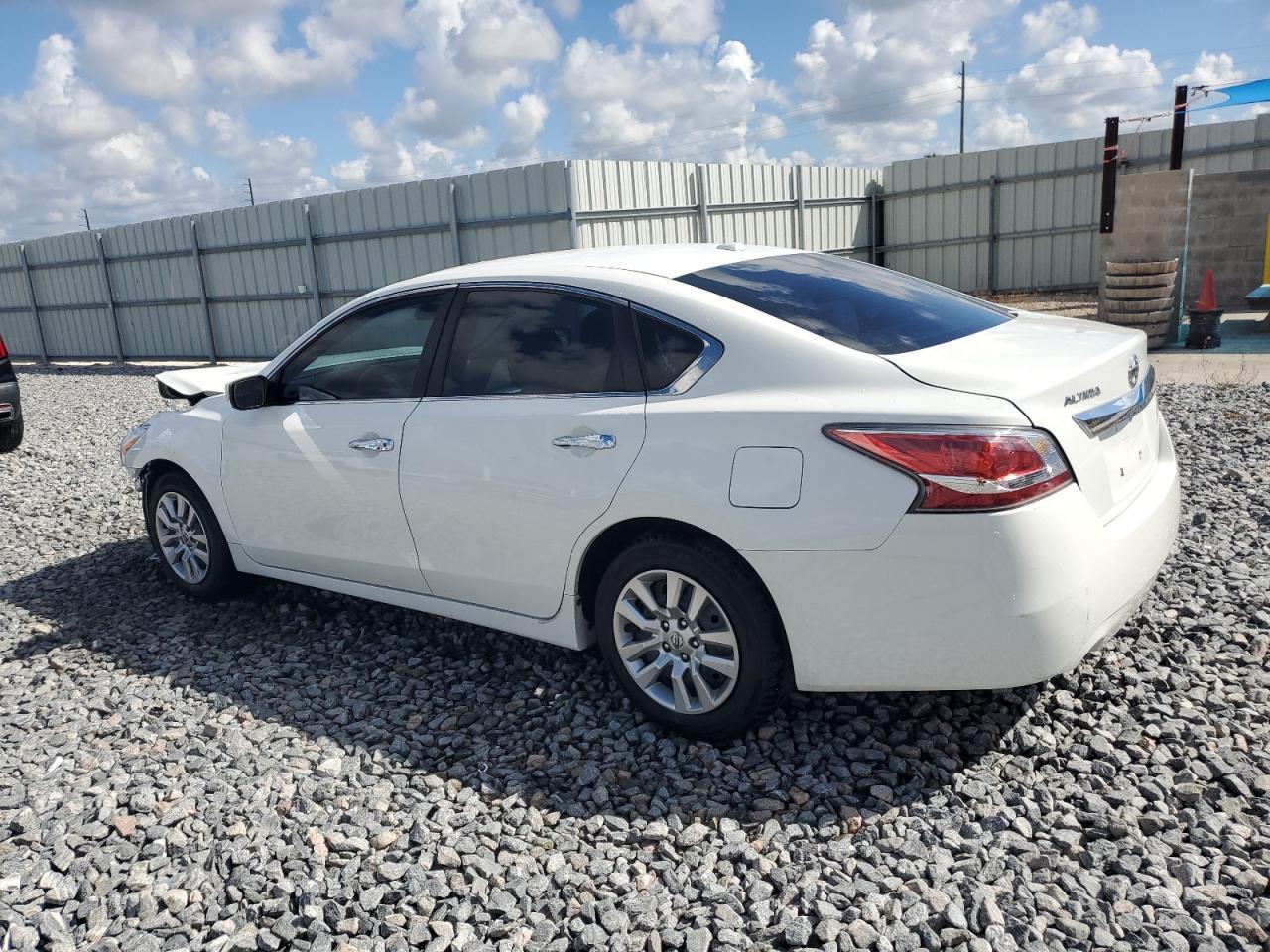 2015 Nissan Altima 2.5 - Image 2