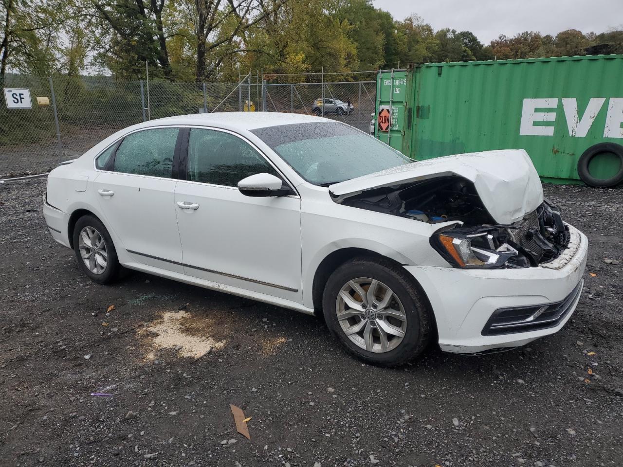 2016 Volkswagen Passat S - Фото 4