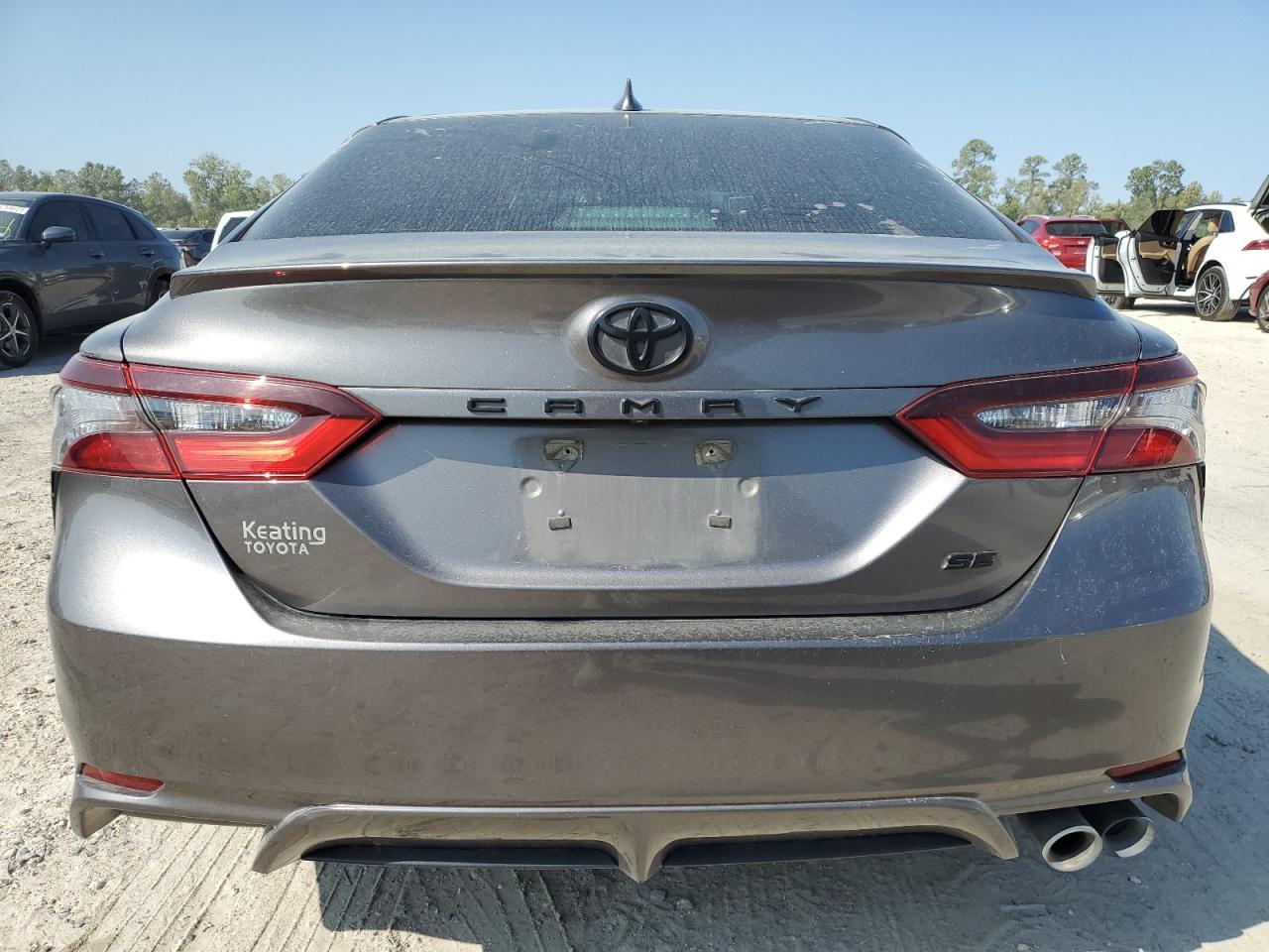 2022 Toyota Camry Se - Фото 6