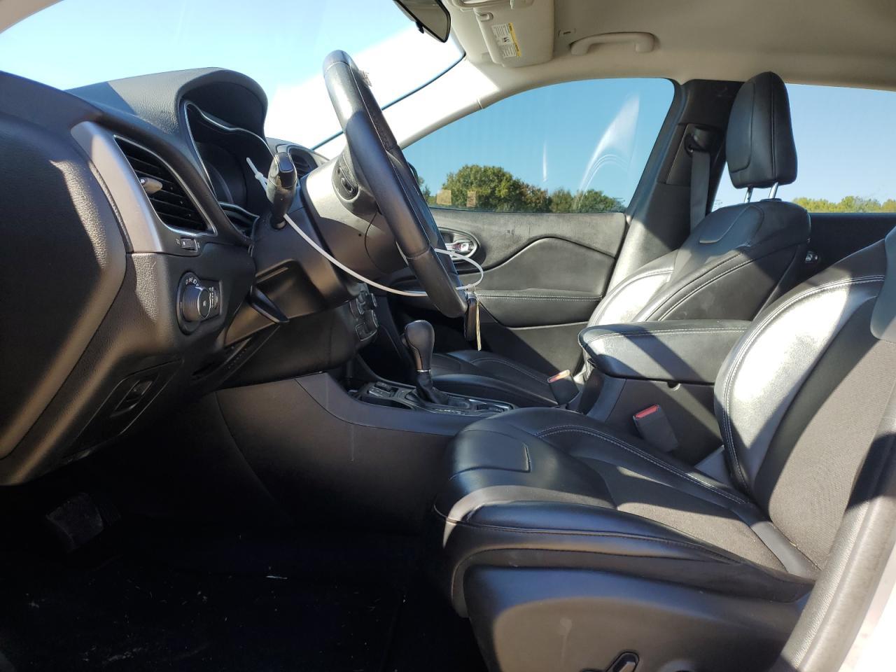 2019 Jeep Cherokee Latitude Plus - Фото 7