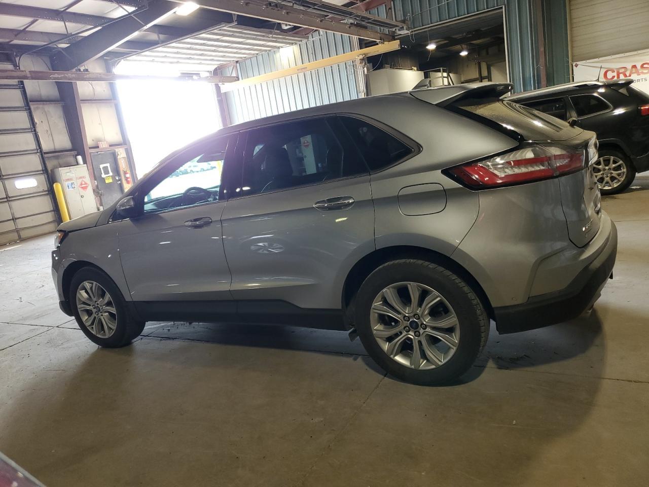 2020 Ford Edge Titanium - Image 2