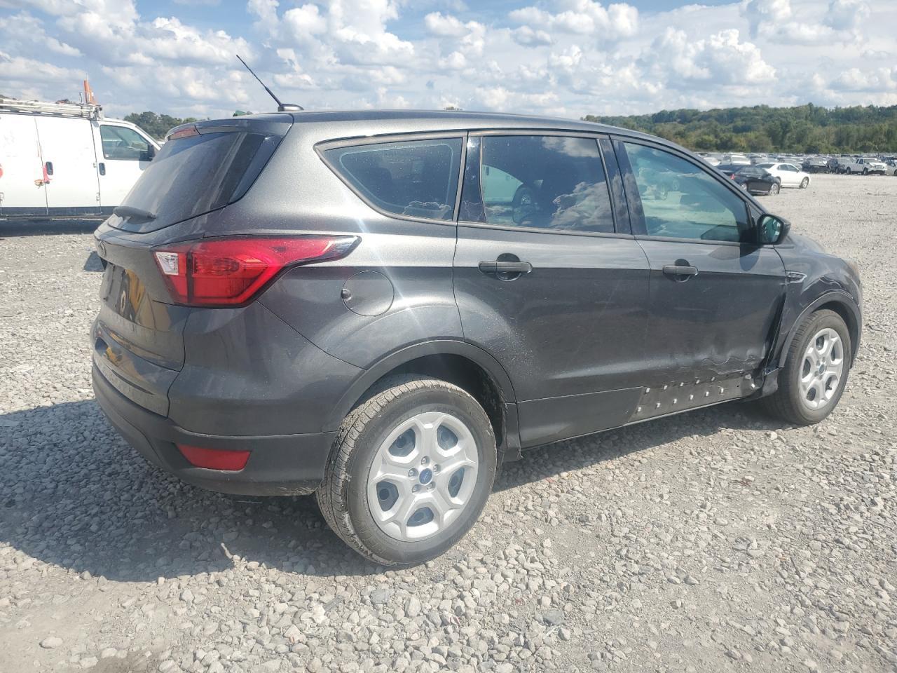 2019 Ford Escape S - Image 3
