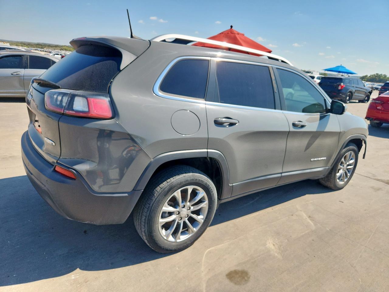 2020 Jeep Cherokee Latitude Plus - Image 3