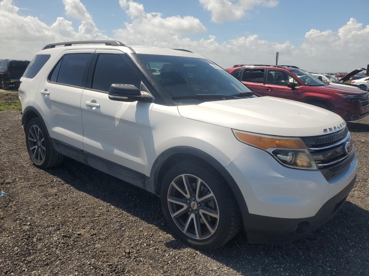 2015 Ford Explorer Xlt - Фото 4