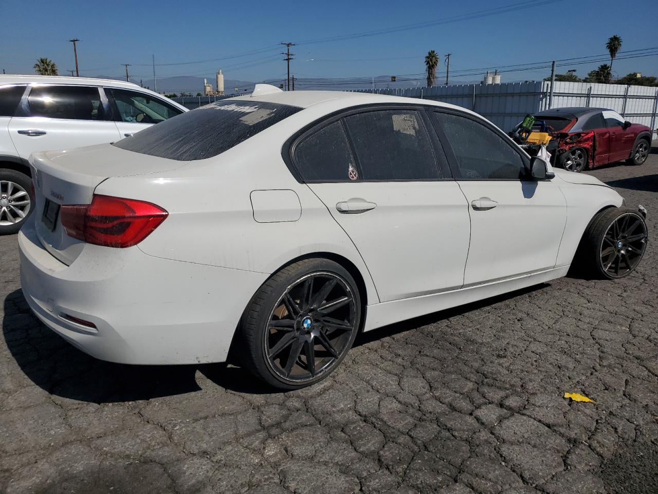 2016 BMW 320 I - Фото 3