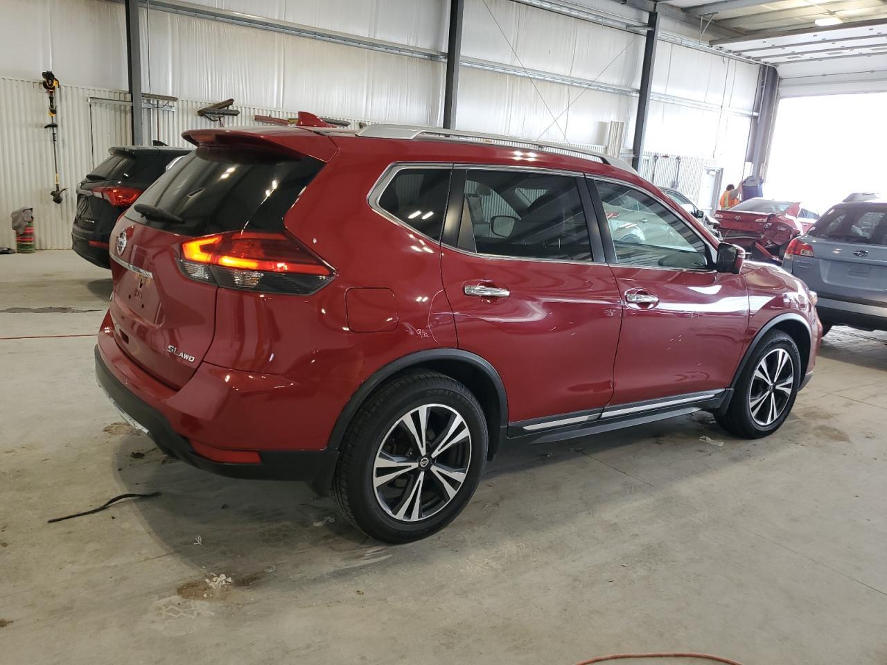 2017 Nissan Rogue S - Фото 3