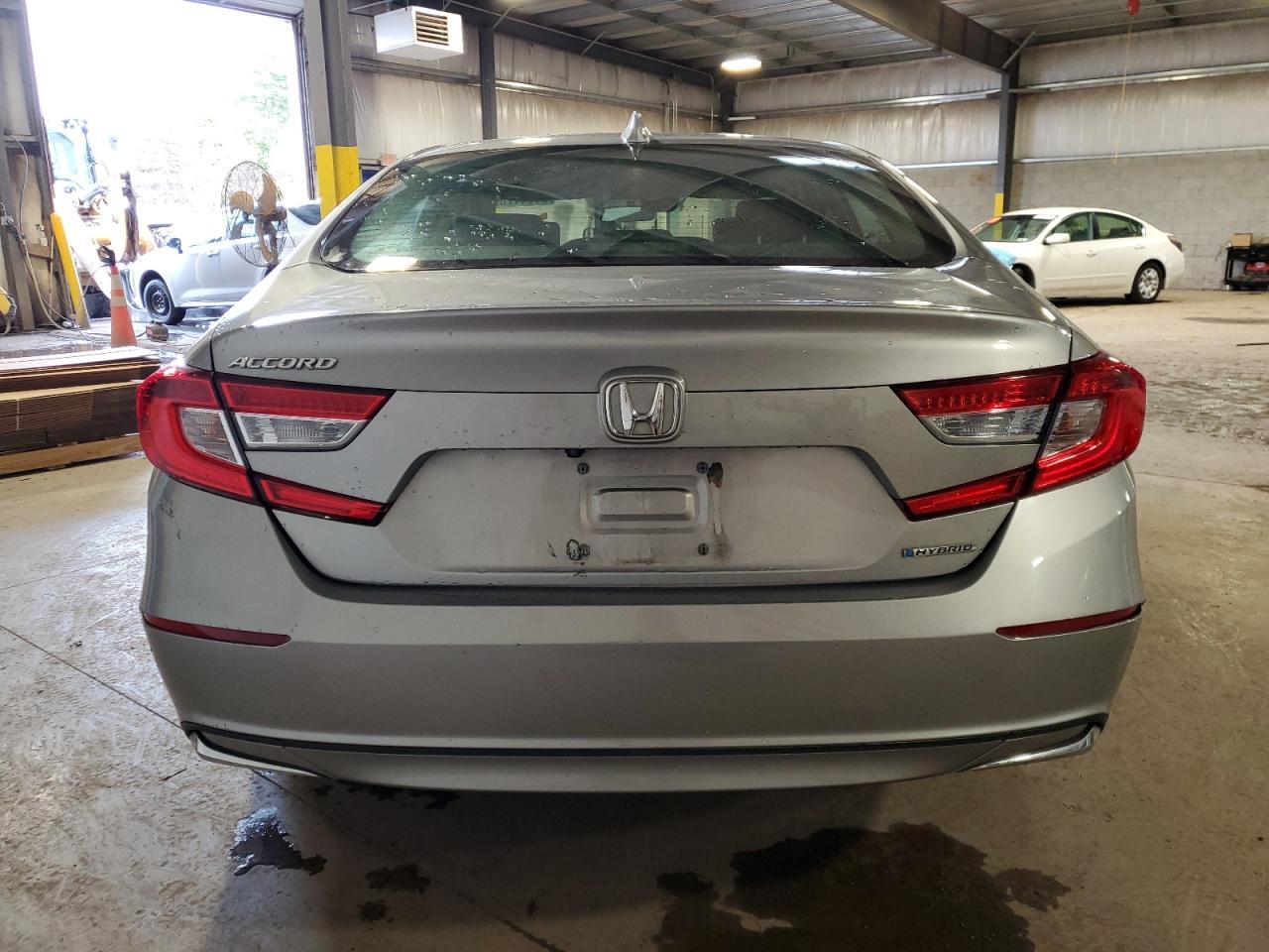 2018 Honda Accord Hybrid - Image 6