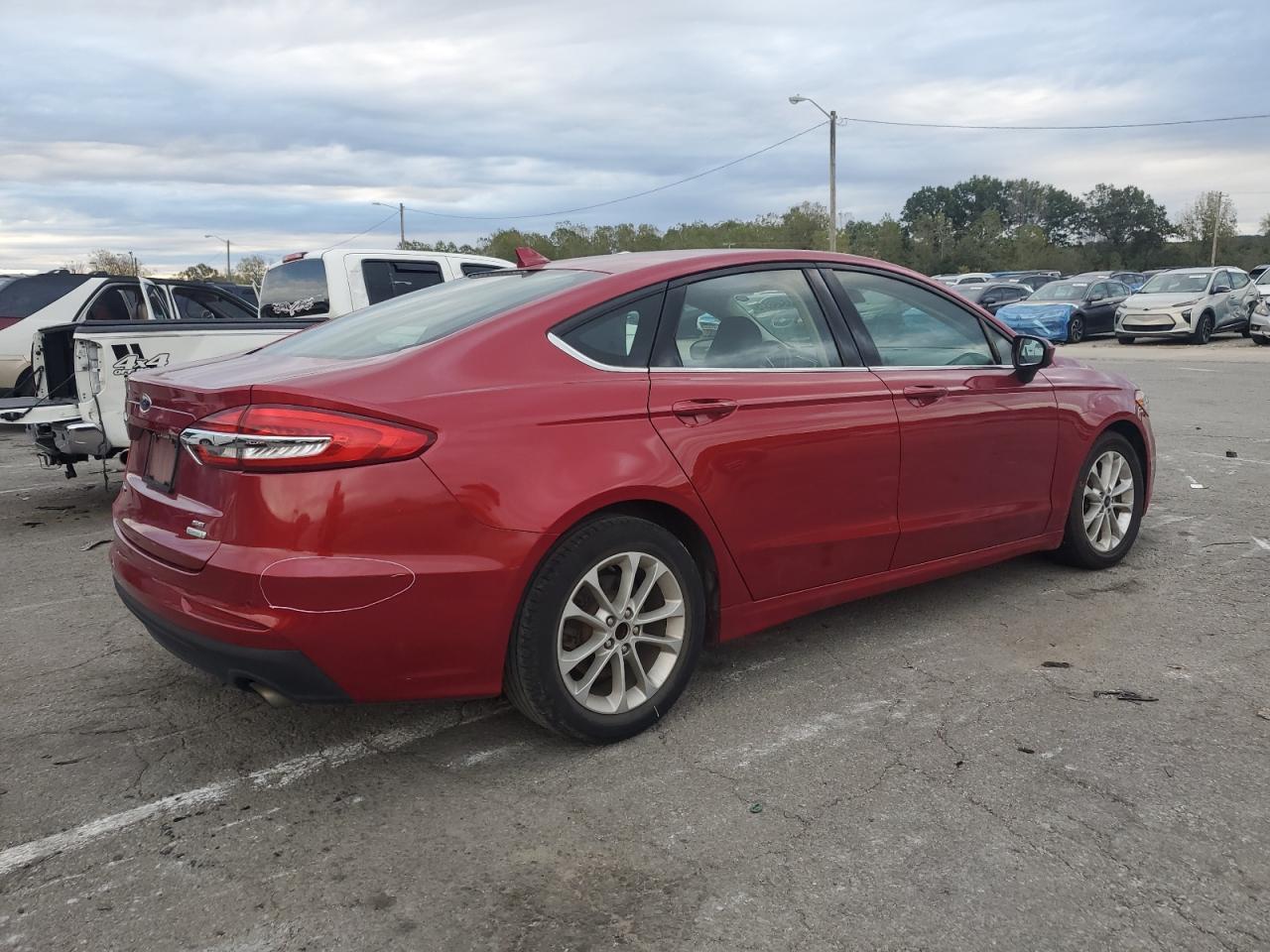 2020 Ford Fusion Se - Фото 3