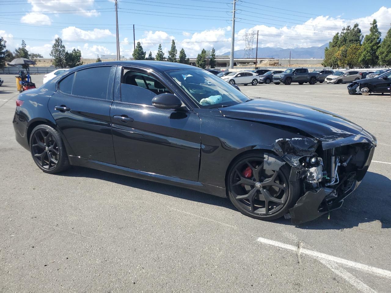 2020 Alfa Romeo Giulia - Фото 4
