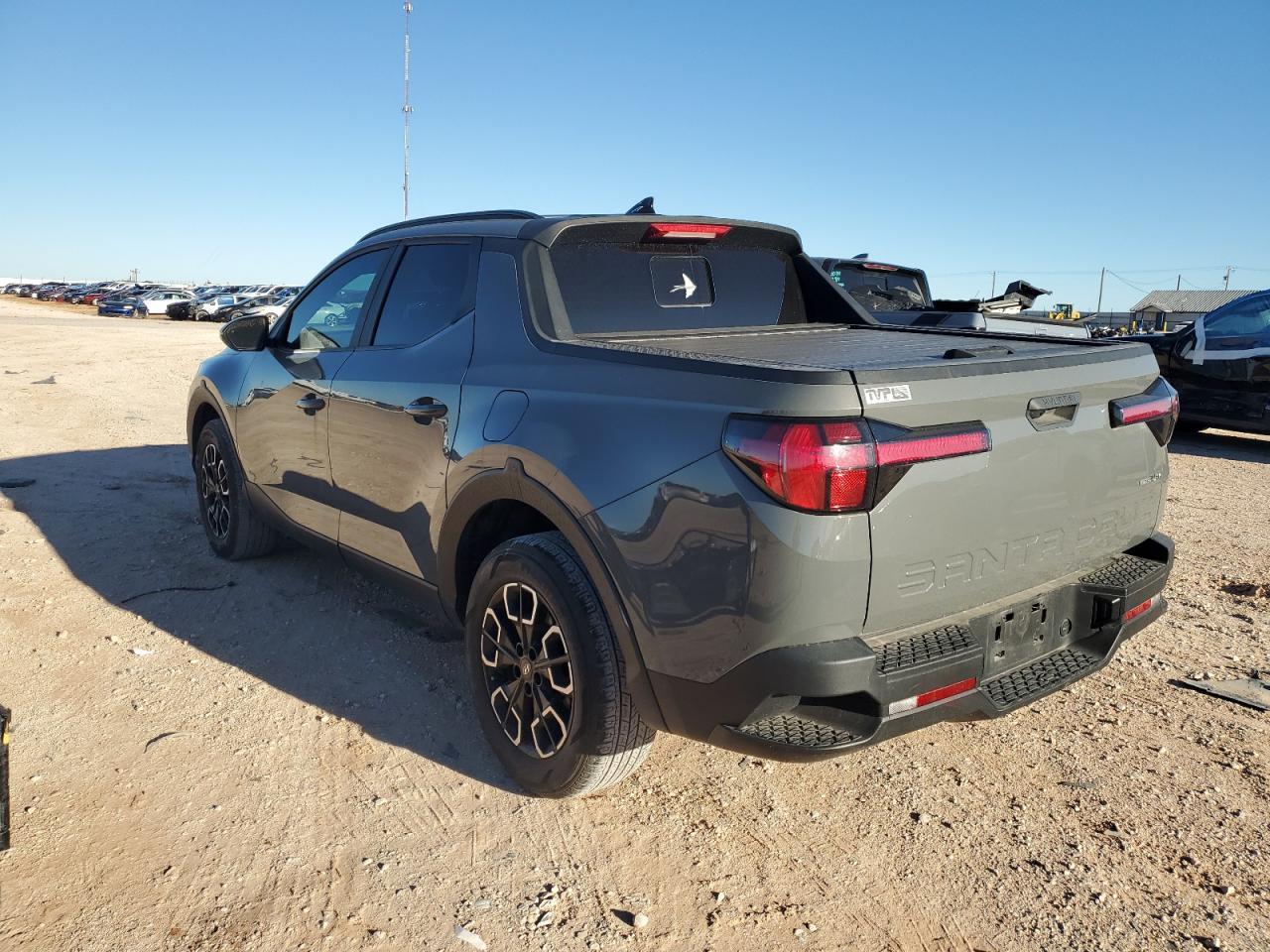 2022 Hyundai Santa Cruz Sel Premium - Image 2