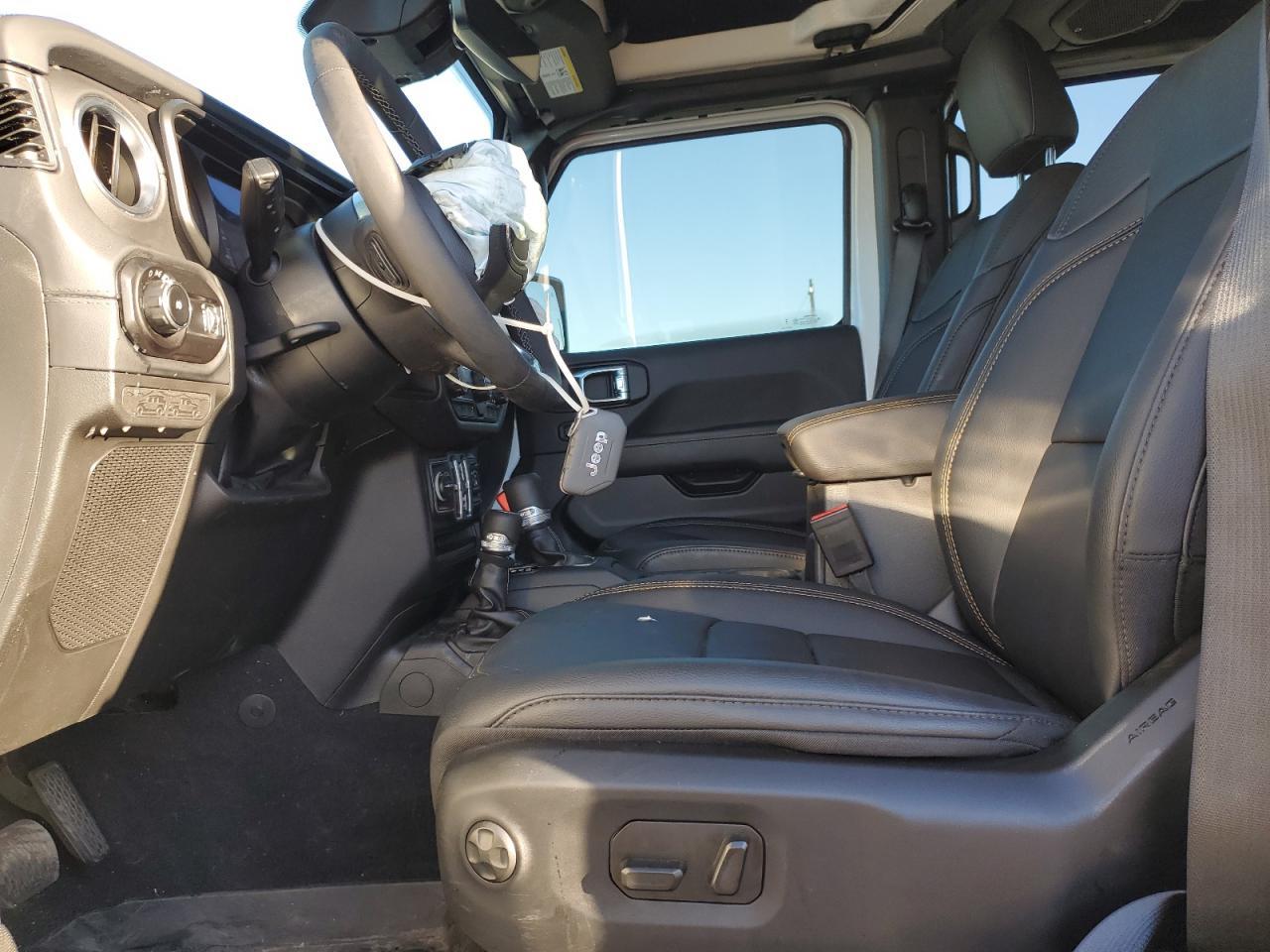 2025 Jeep Wrangler Sahara - Image 7