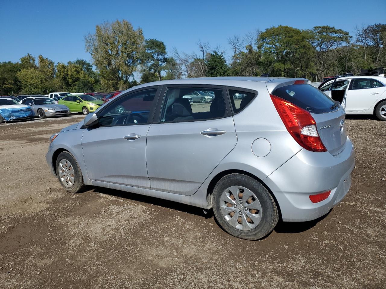 2017 Hyundai Accent Se - Фото 2