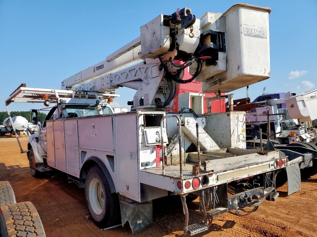 2007 Ford F750 Super Duty - Фото 3