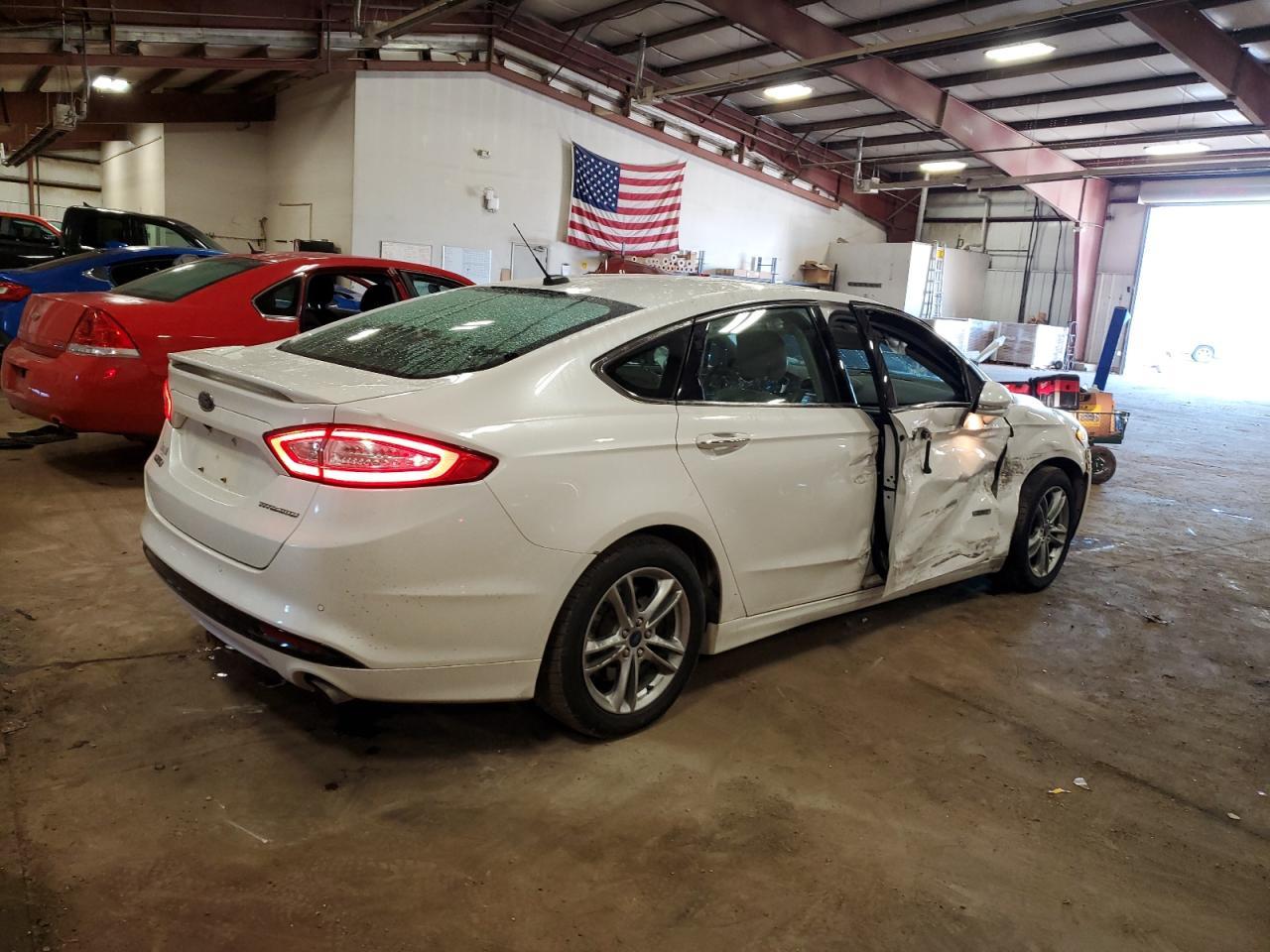 2015 Ford Fusion Titanium Phev - Image 3